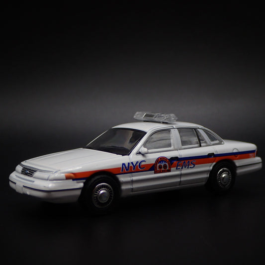 1994 94 FORD CROWN VICTORIA NYC EMS 1:64 SCALE COLLECTIBLE DIECAST MODEL CAR