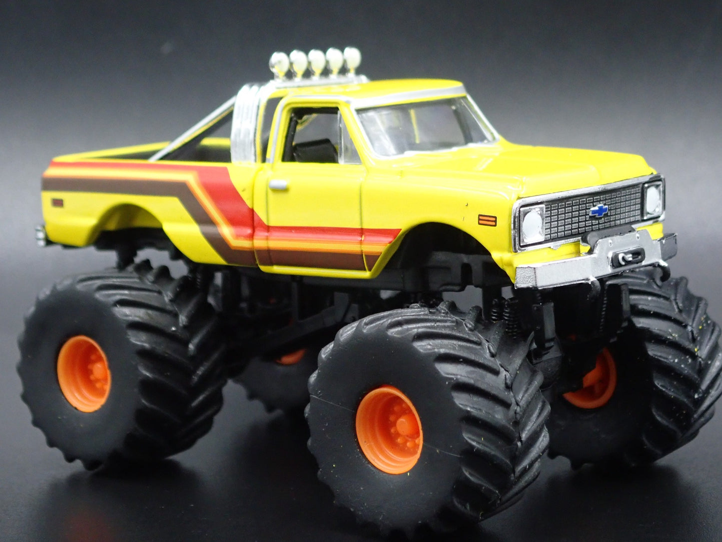 1972 72 CHEVY CHEVROLET K10 MONSTER PICKUP TRUCK 1/64 SCALE DIECAST MODEL CAR