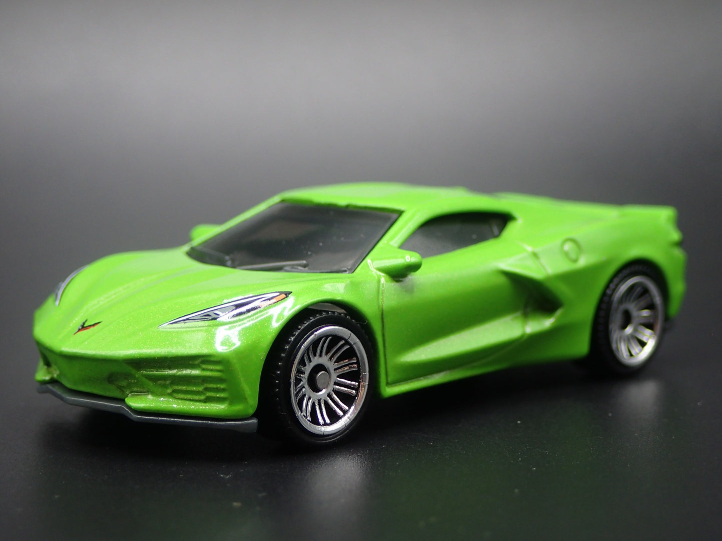 2020-2025 CHEVY CHEVROLET CORVETTE C8 GREEN 1:64 SCALE DIORAMA DIECAST MODEL CAR
