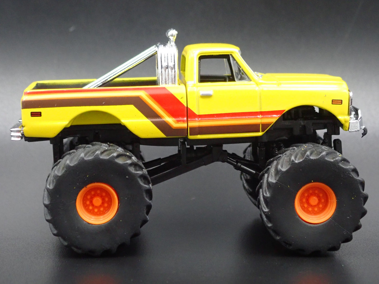 1972 72 CHEVY CHEVROLET K10 MONSTER PICKUP TRUCK 1/64 SCALE DIECAST MODEL CAR