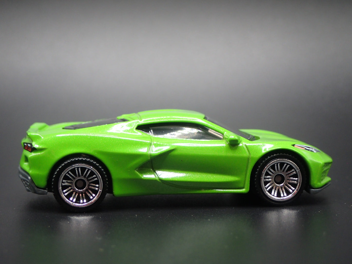 2020-2025 CHEVY CHEVROLET CORVETTE C8 GREEN 1:64 SCALE DIORAMA DIECAST MODEL CAR