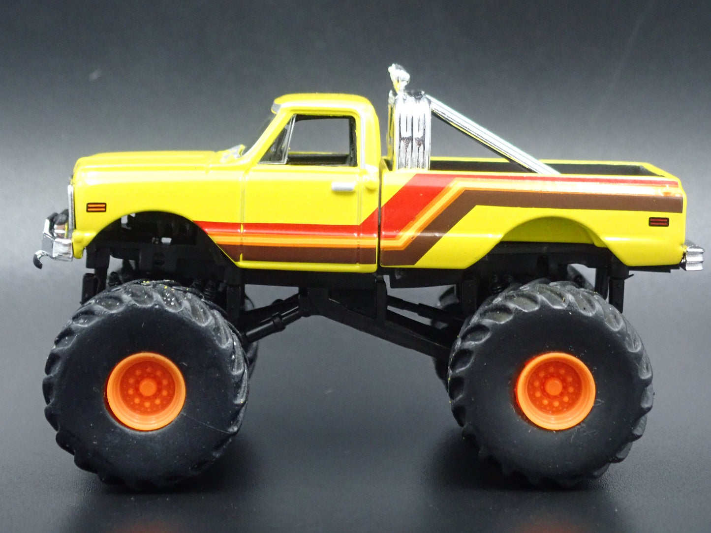 1972 72 CHEVY CHEVROLET K10 MONSTER PICKUP TRUCK 1/64 SCALE DIECAST MODEL CAR