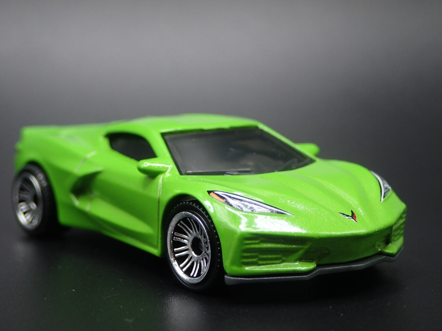 2020-2025 CHEVY CHEVROLET CORVETTE C8 GREEN 1:64 SCALE DIORAMA DIECAST MODEL CAR