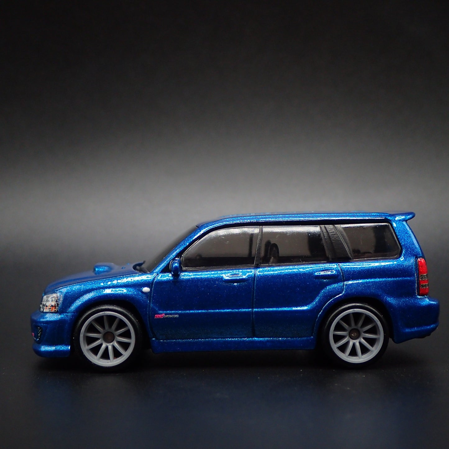 2004 SUBARU FORESTER STI WAGON 1:64 SCALE COLLECTIBLE DIORAMA DIECAST MODEL CAR
