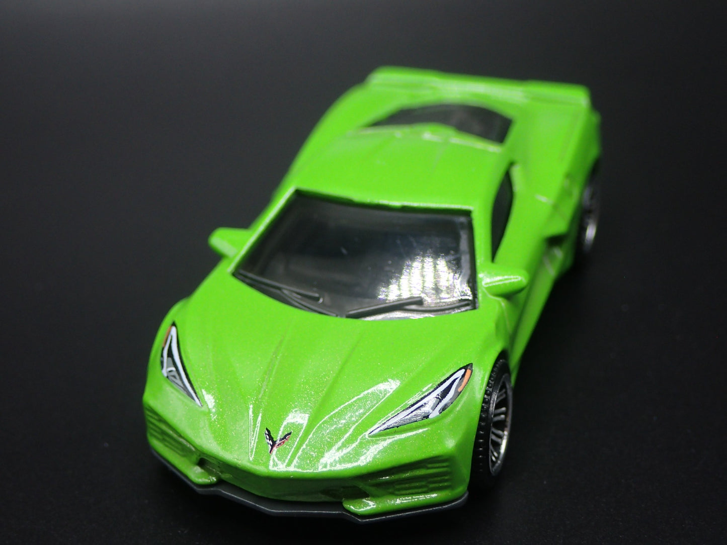 2020-2025 CHEVY CHEVROLET CORVETTE C8 GREEN 1:64 SCALE DIORAMA DIECAST MODEL CAR