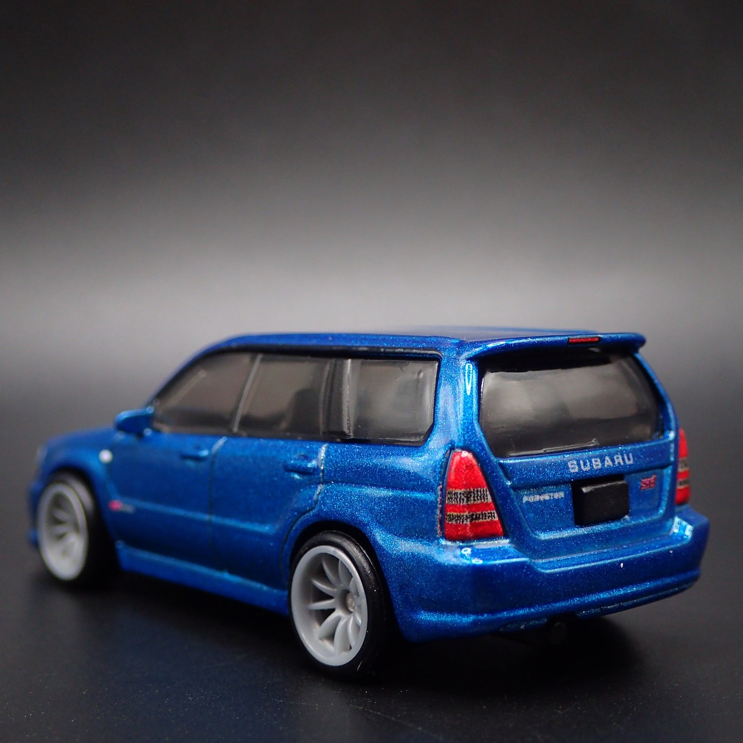 2004 SUBARU FORESTER STI WAGON 1:64 SCALE COLLECTIBLE DIORAMA DIECAST MODEL CAR