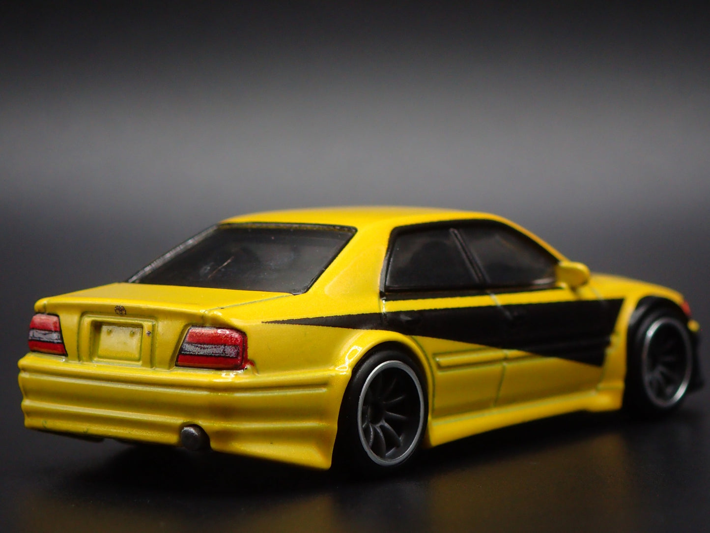 1996-2001 TOYOTA CHASER JZ X100 YELLOW 1/64 SCALE DIORAMA DIECAST MODEL CAR