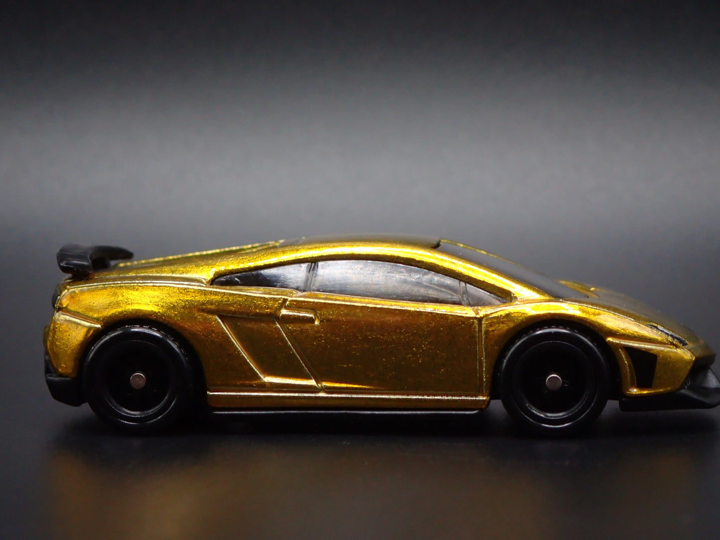 LAMBORGHINI GALLARDO LP 570-4 SUPERLEGGERA GOLD 1:64 SCALE DIECAST MODEL CAR