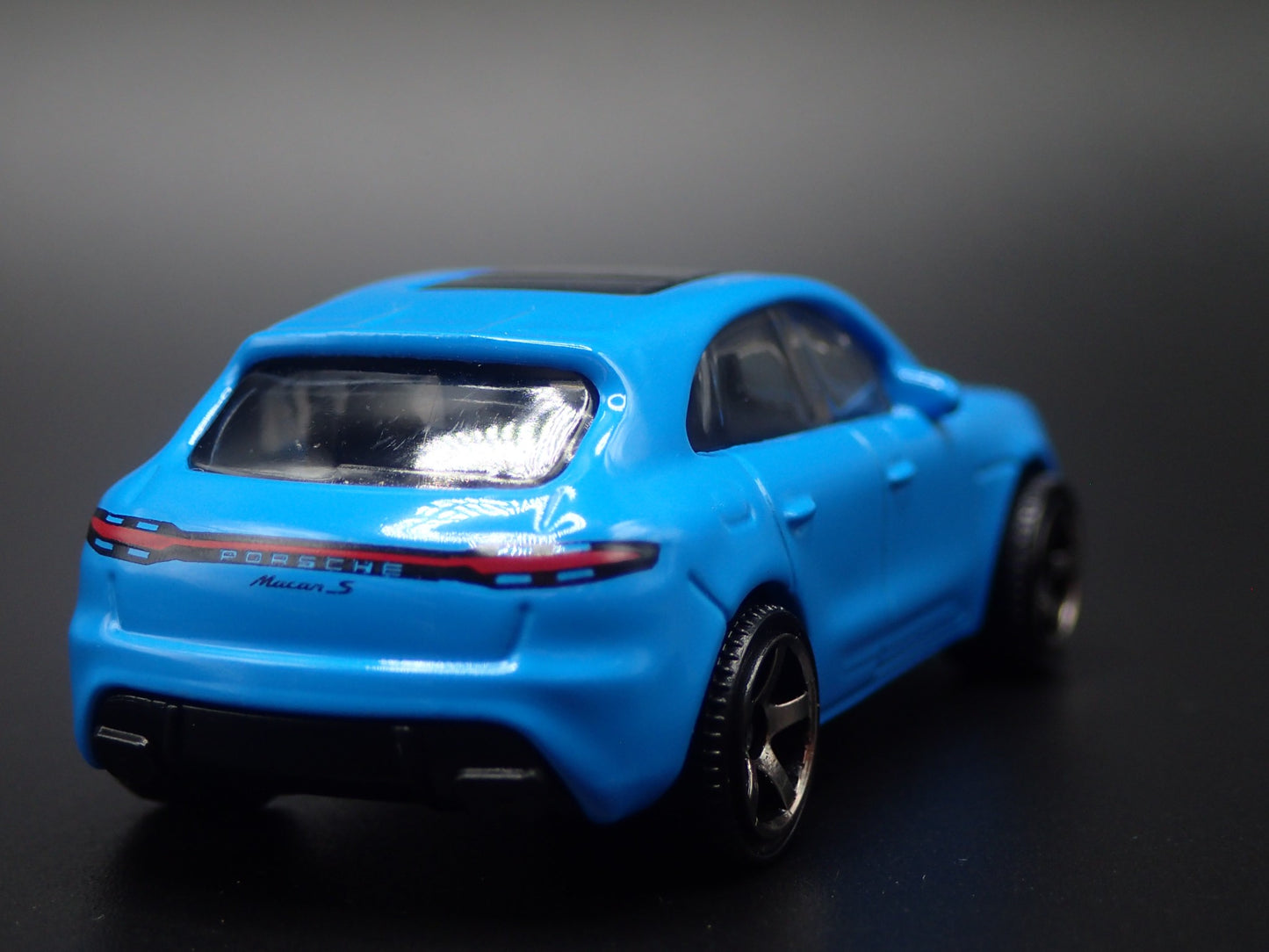 2014-2023 PORSCHE MACAN S SUV 1:64 SCALE COLLECTIBLE DIORAMA DIECAST MODEL CAR