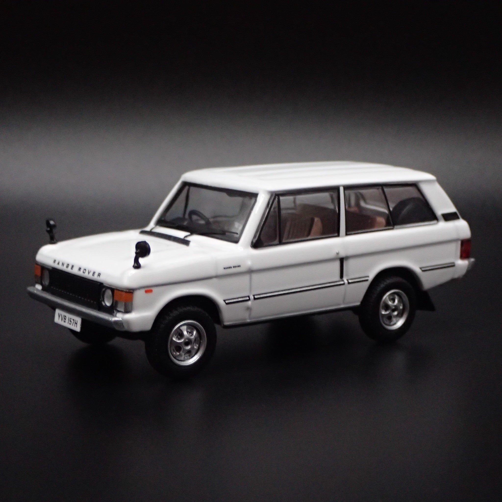 1970-1994 RANGE ROVER CLASSIC 1/64 SCALE COLLECTIBLE DIORAMA DIECAST M ...