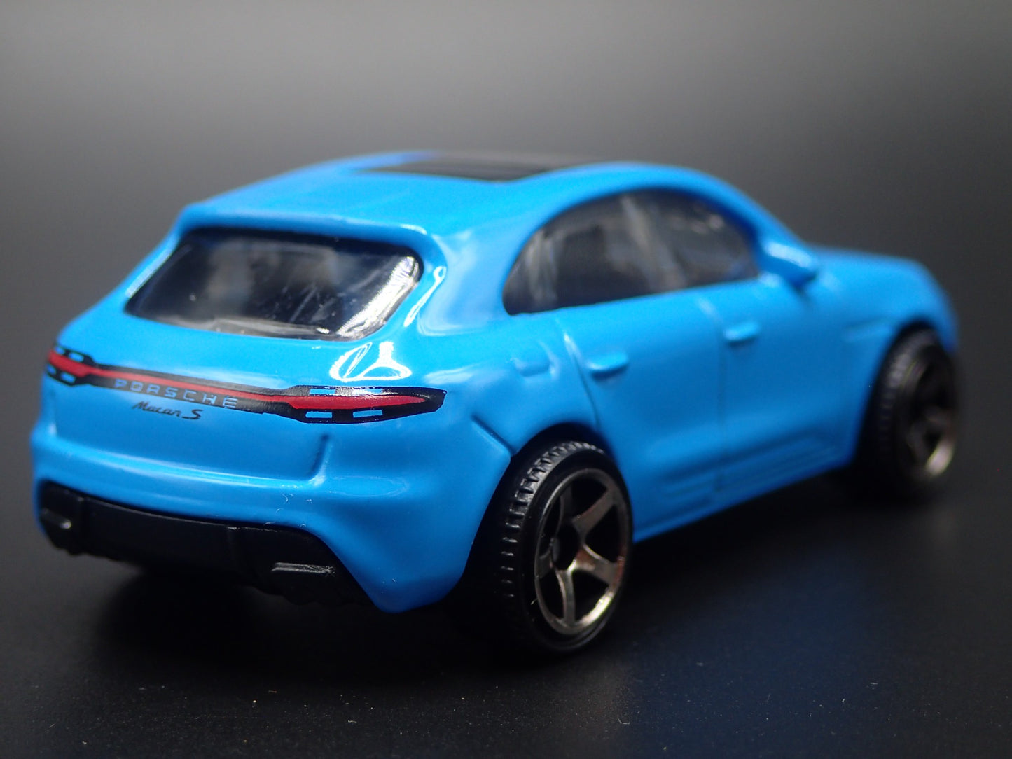 2014-2023 PORSCHE MACAN S SUV 1:64 SCALE COLLECTIBLE DIORAMA DIECAST MODEL CAR