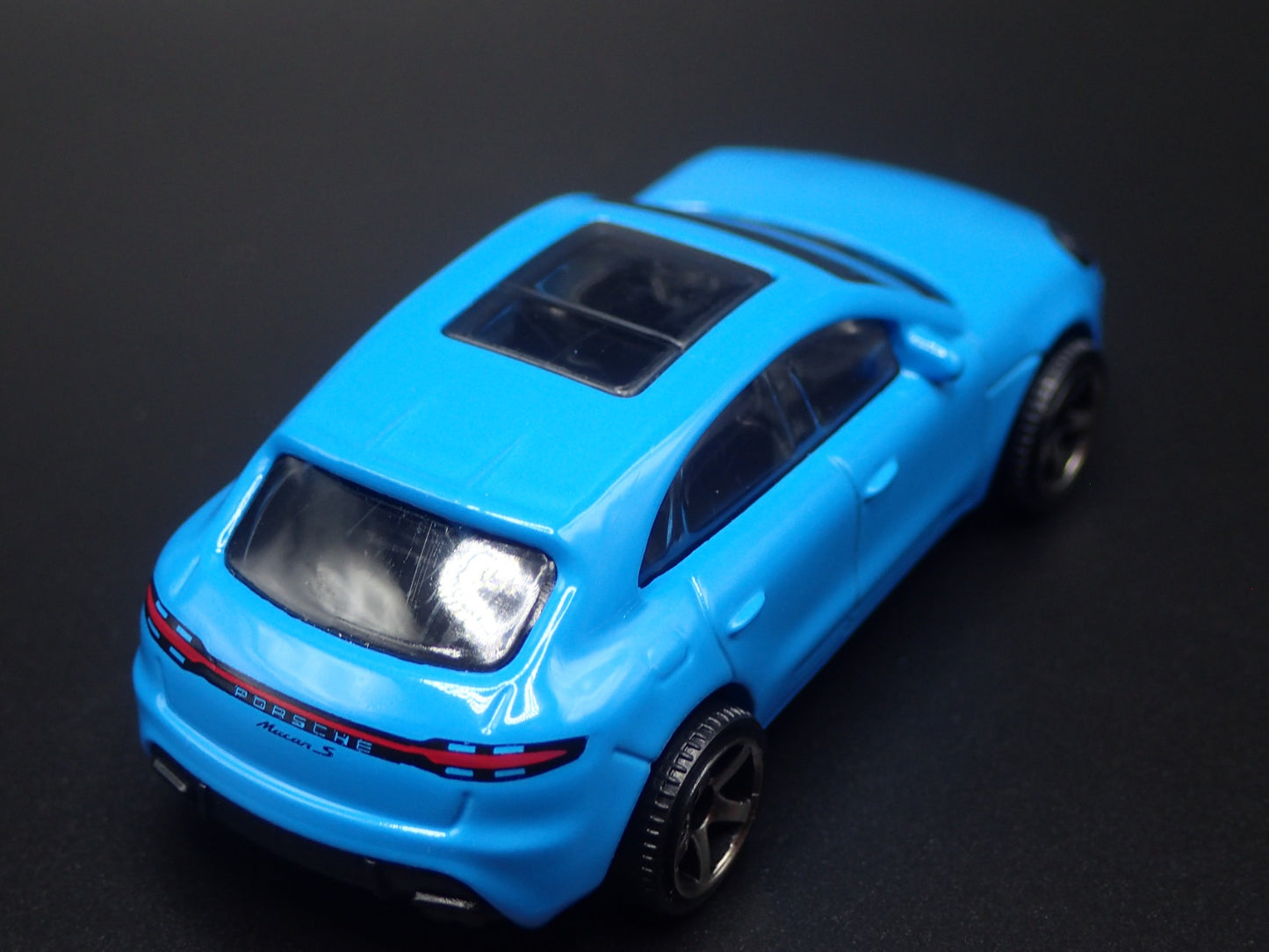 2014-2023 PORSCHE MACAN S SUV 1:64 SCALE COLLECTIBLE DIORAMA DIECAST MODEL CAR