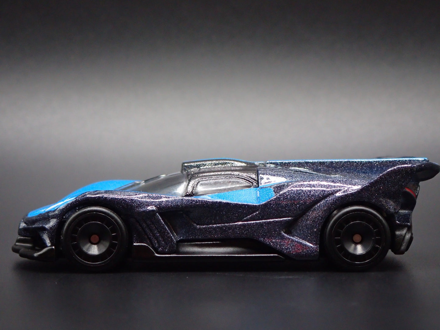 2024-2025 BUGATTI BOLIDE SUPER CAR BLUE 1:64 SCALE DIORAMA DIECAST MODEL CAR