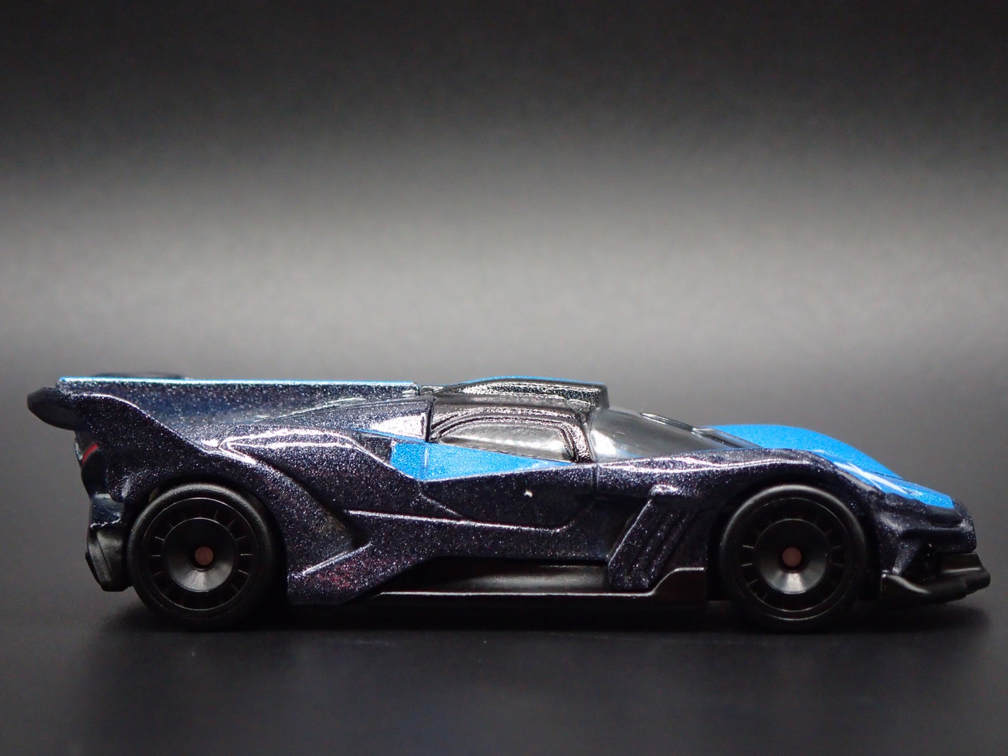 2024-2025 BUGATTI BOLIDE SUPER CAR BLUE 1:64 SCALE DIORAMA DIECAST MODEL CAR