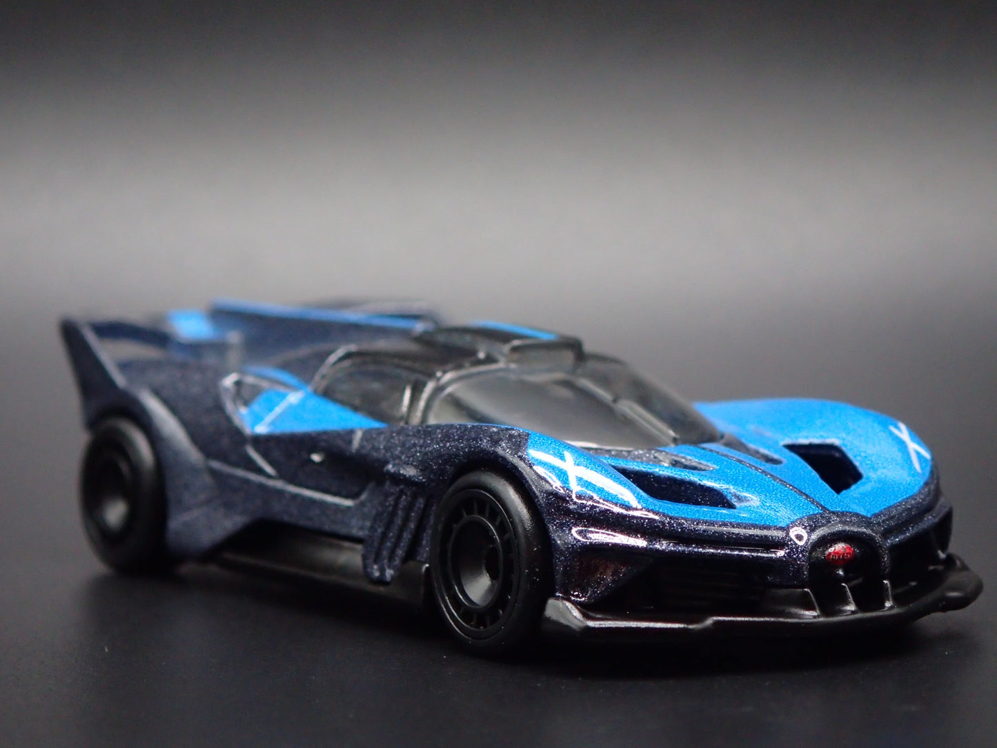 2024-2025 BUGATTI BOLIDE SUPER CAR BLUE 1:64 SCALE DIORAMA DIECAST MODEL CAR