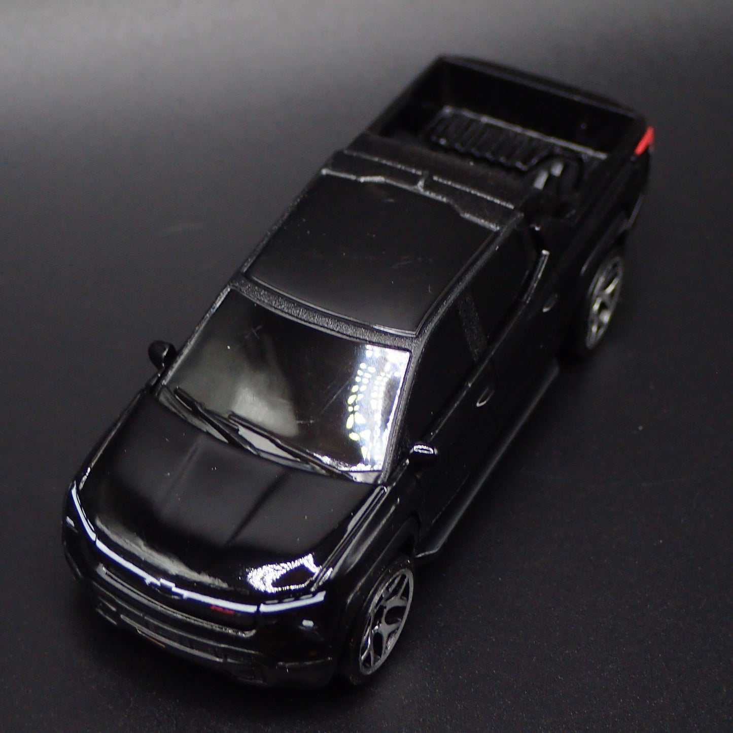 2024-2025 CHEVY CHEVROLET SILVERADO EV ELECTRIC TRUCK 1:64 DIECAST MODEL CAR