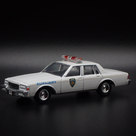 1989 CHEVY CHEVROLET CAPRICE NYPD NEW YORK POLICE 1/64 SCALE DIECAST MODEL CAR