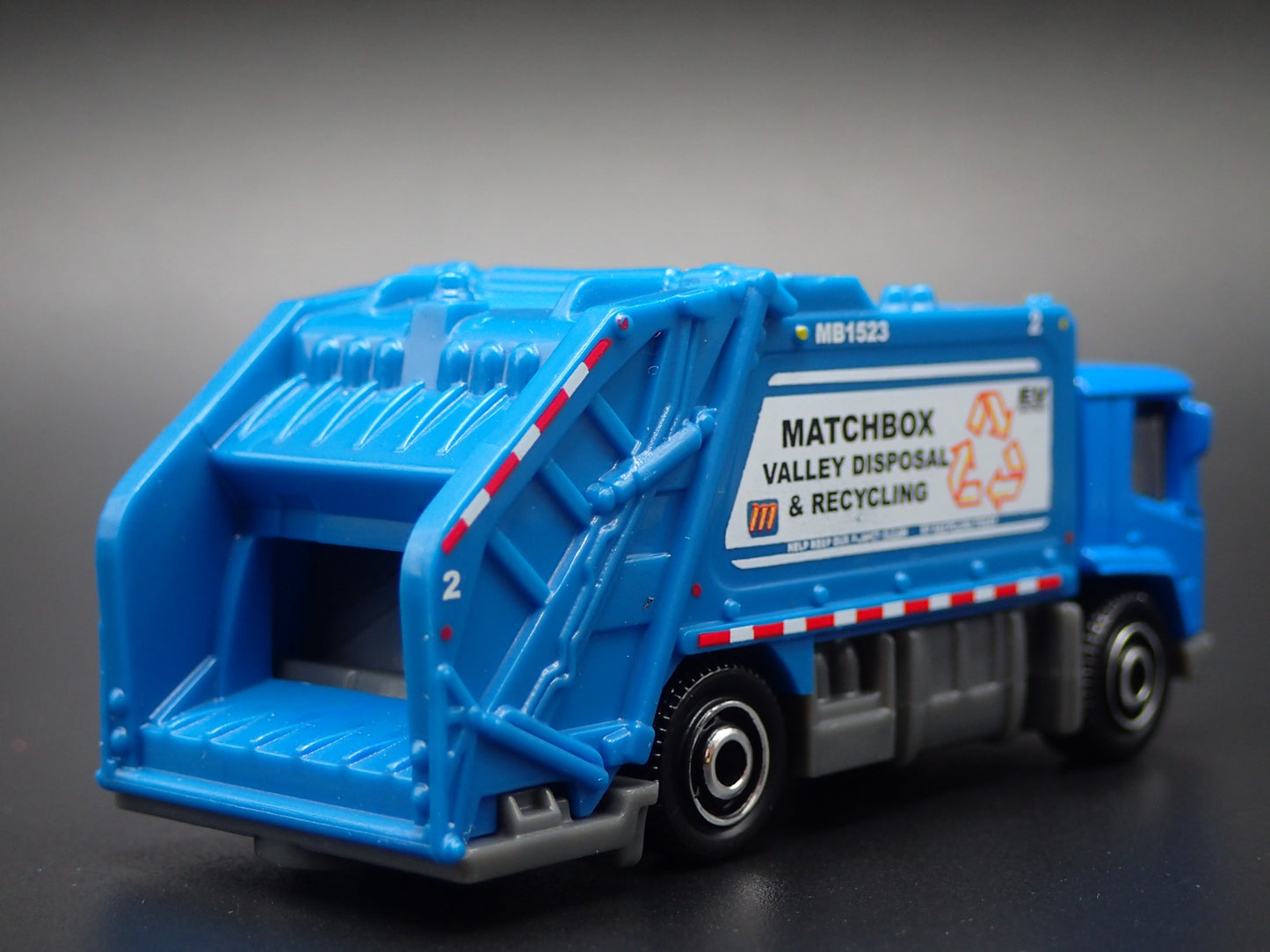MODERN EV GARBAGE RECYCLING TRASH TRUCK BLUE 1/64 MB SCALE DIECAST MODEL CAR