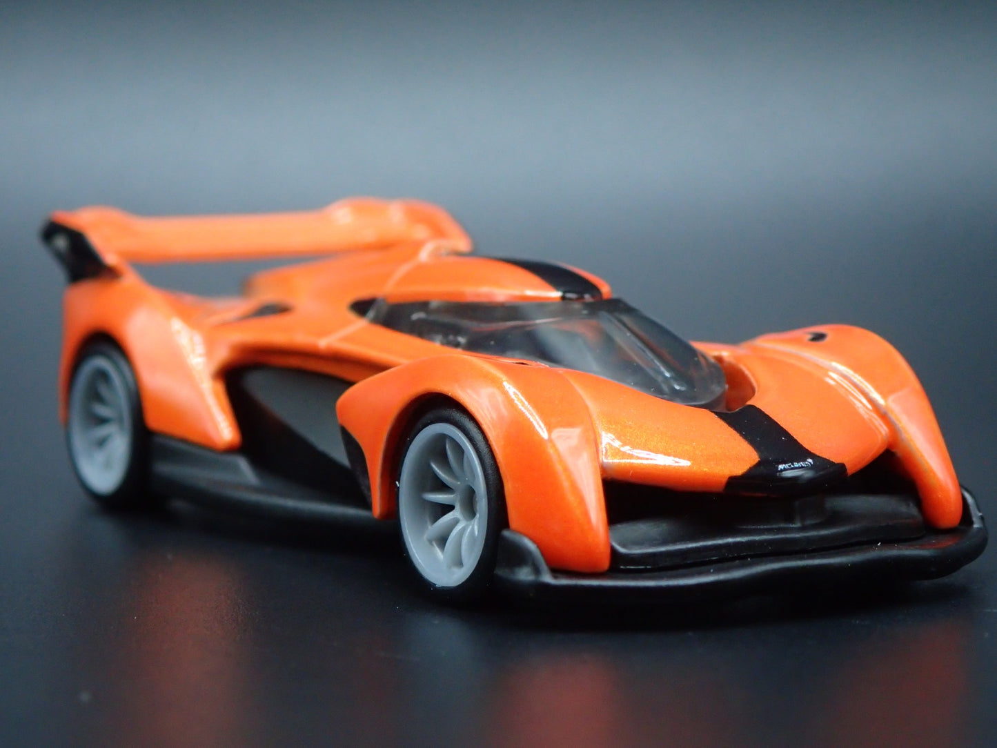 2022 23 MCLAREN SOLUS GT SUPER CAR ORANGE 1:64 SCALE DIORAMA DIECAST MODEL CAR
