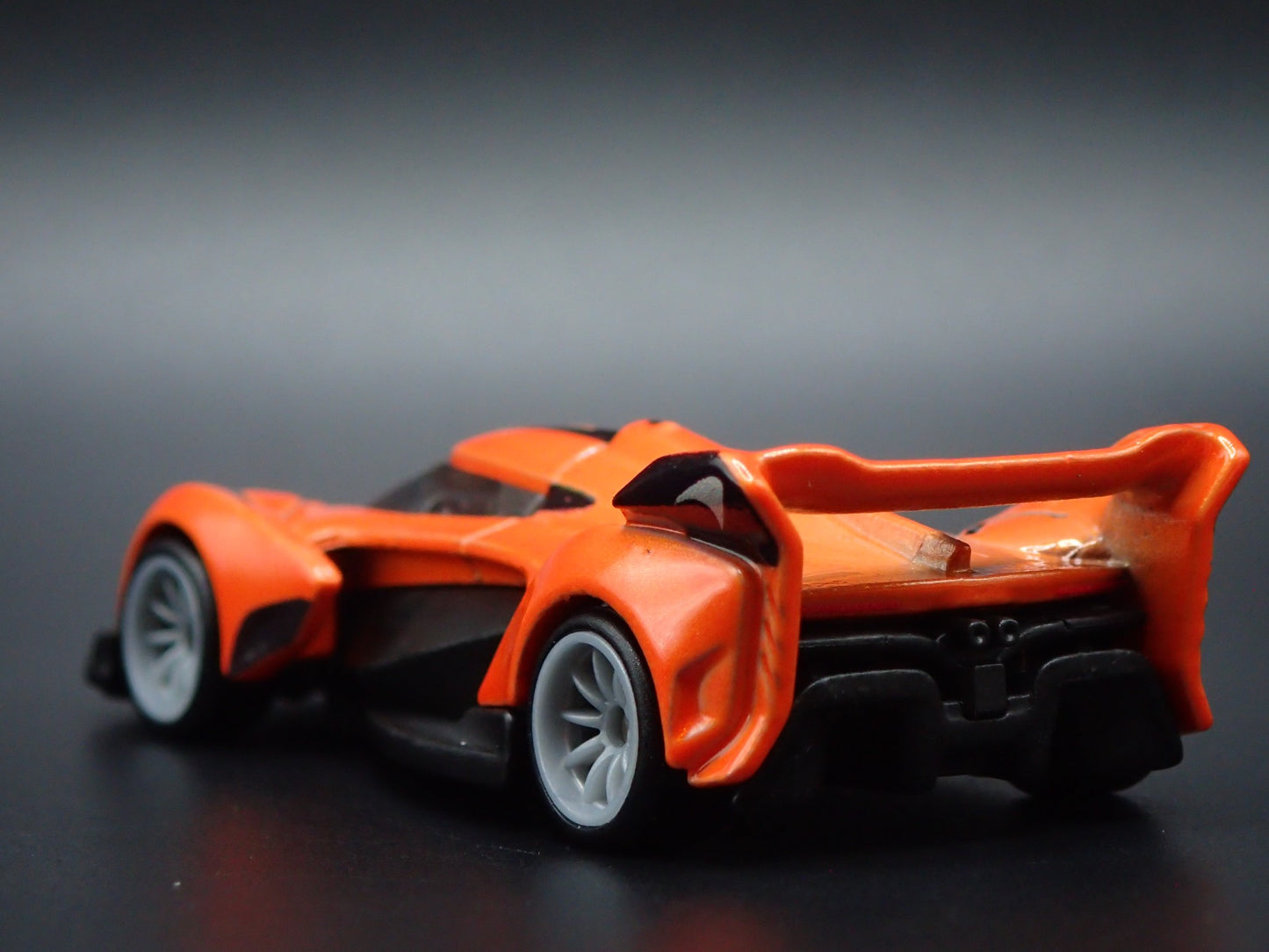 2022 23 MCLAREN SOLUS GT SUPER CAR ORANGE 1:64 SCALE DIORAMA DIECAST MODEL CAR