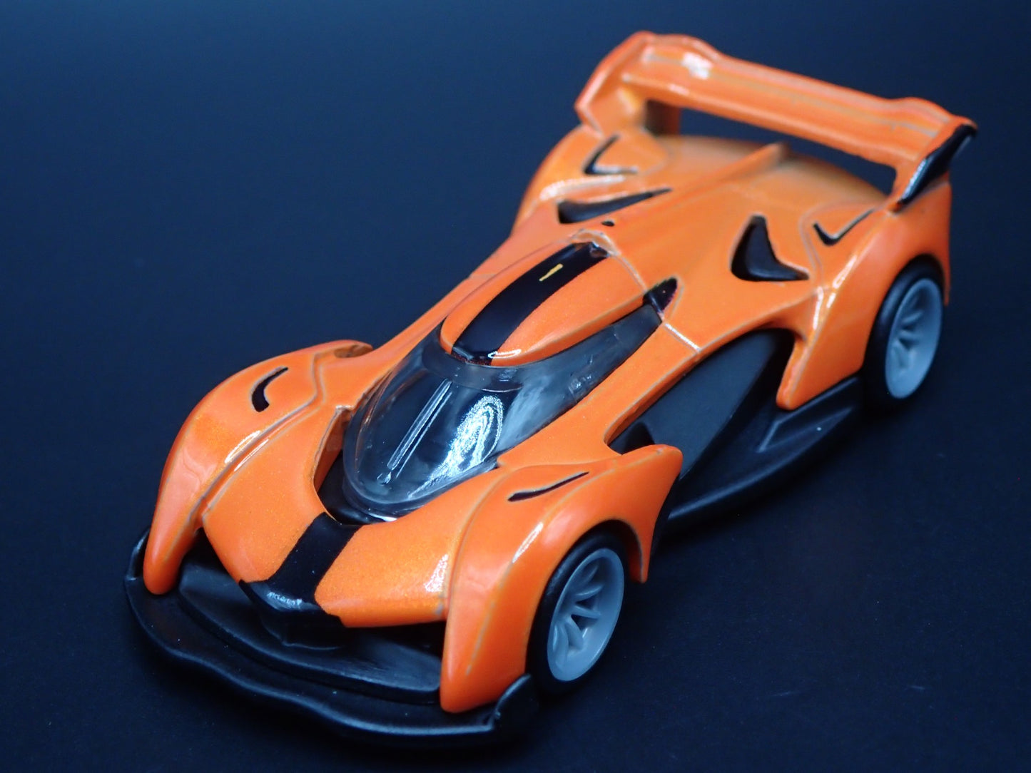 2022 23 MCLAREN SOLUS GT SUPER CAR ORANGE 1:64 SCALE DIORAMA DIECAST MODEL CAR