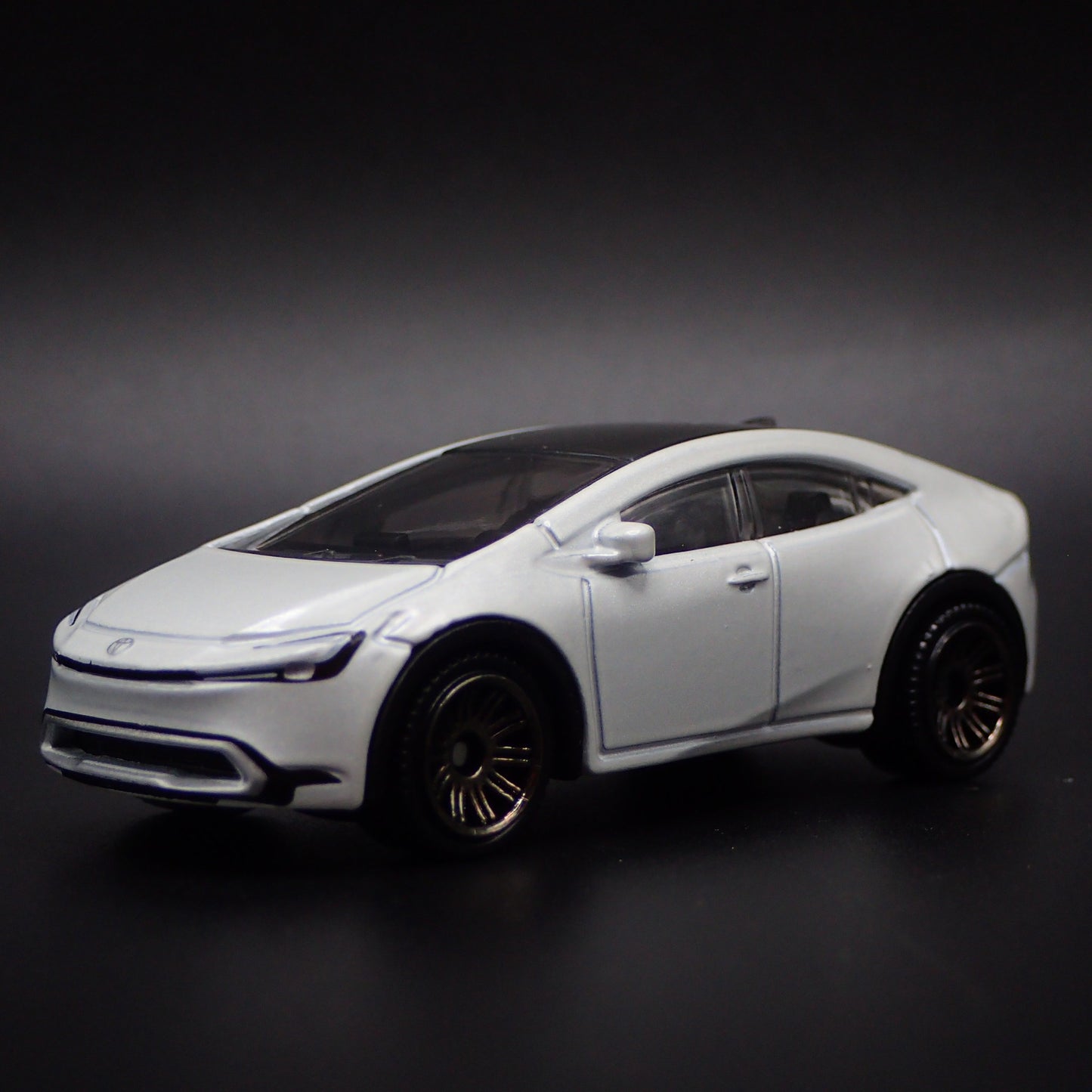 2023-2025 TOYOTA PRIUS PRIME 1/64 SCALE COLLECTIBLE DIORAMA DIECAST MODEL CAR