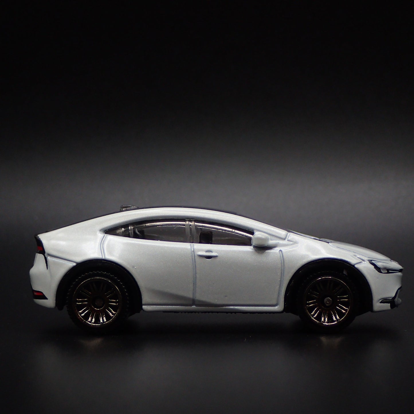 2023-2025 TOYOTA PRIUS PRIME 1/64 SCALE COLLECTIBLE DIORAMA DIECAST MODEL CAR