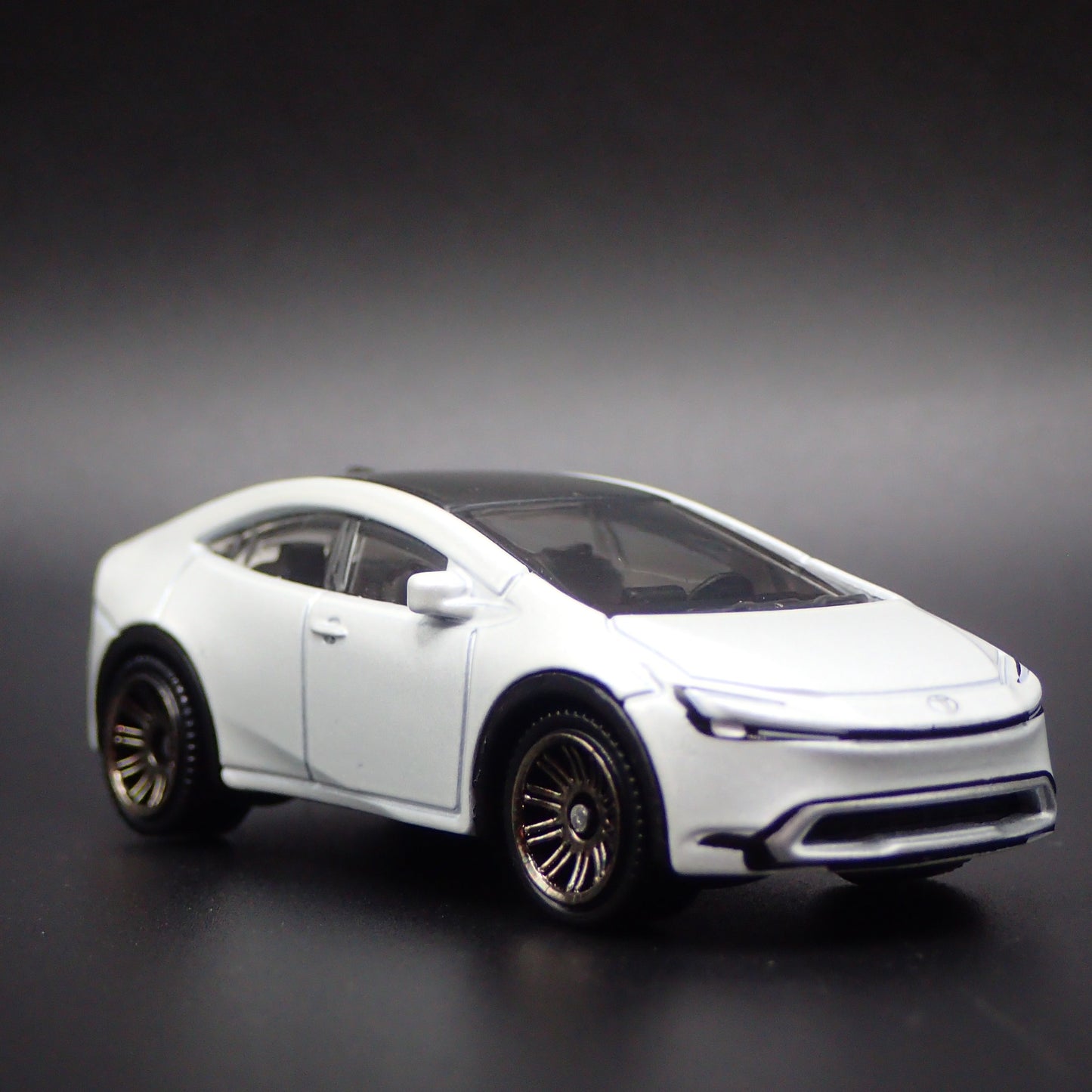 2023-2025 TOYOTA PRIUS PRIME 1/64 SCALE COLLECTIBLE DIORAMA DIECAST MODEL CAR