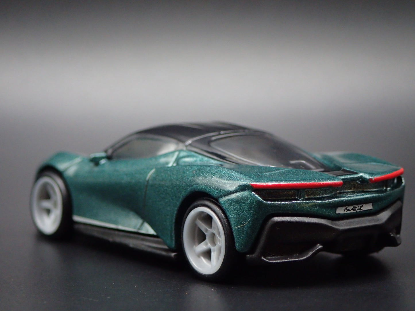 2022-2025 AUTOMOBILI PININFARINA BATTISTA SUPER CAR 1:64 SCALE DIECAST MODEL CAR