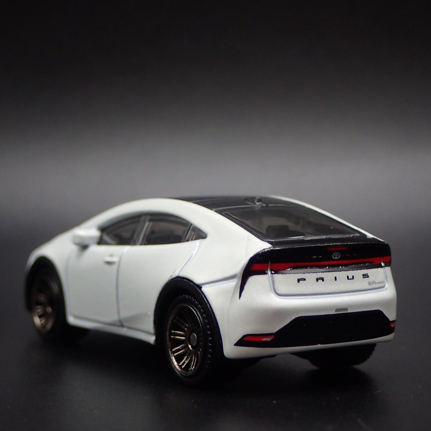 2023-2025 TOYOTA PRIUS PRIME 1/64 SCALE COLLECTIBLE DIORAMA DIECAST MODEL CAR