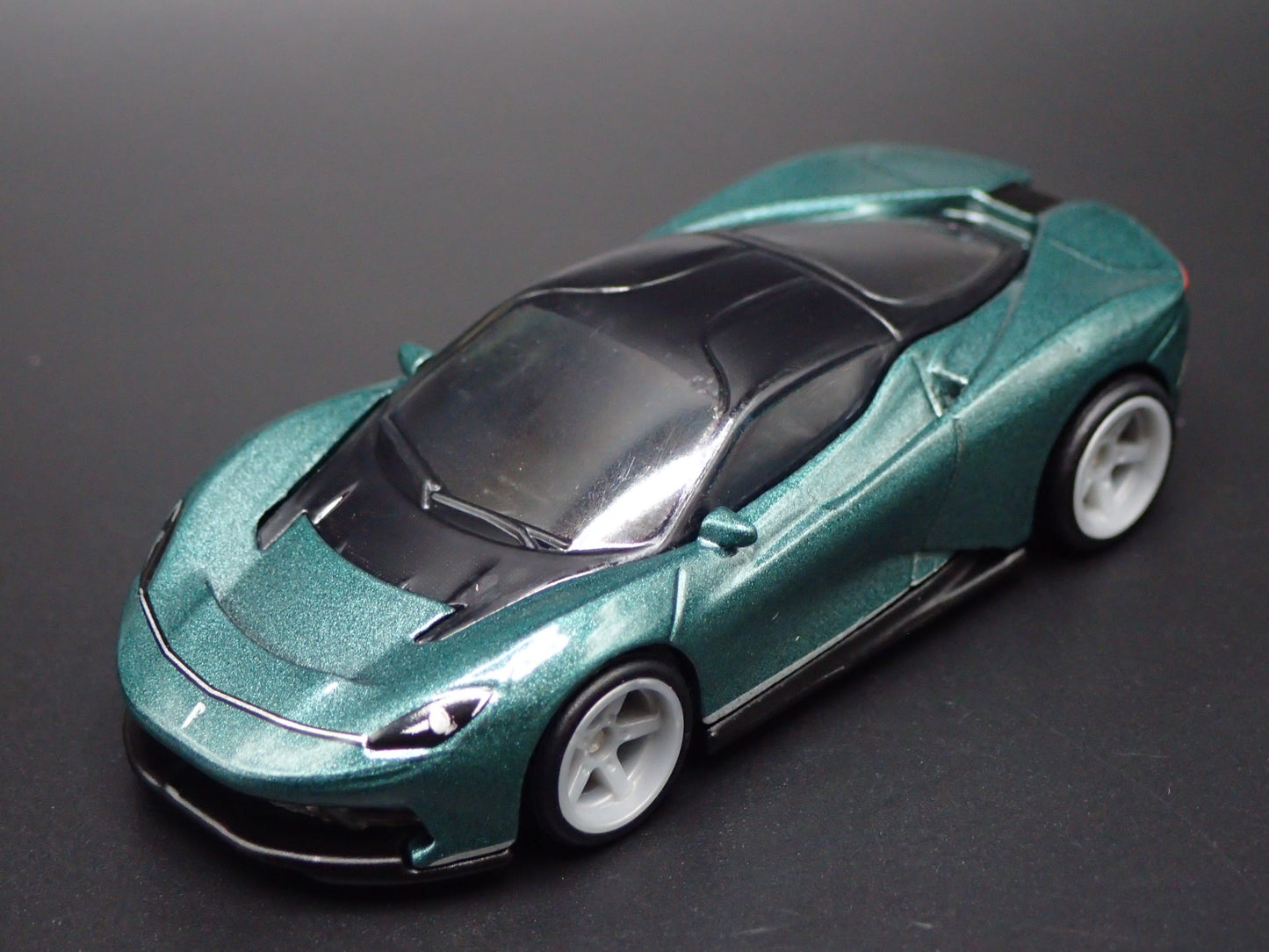 2022-2025 AUTOMOBILI PININFARINA BATTISTA SUPER CAR 1:64 SCALE DIECAST MODEL CAR