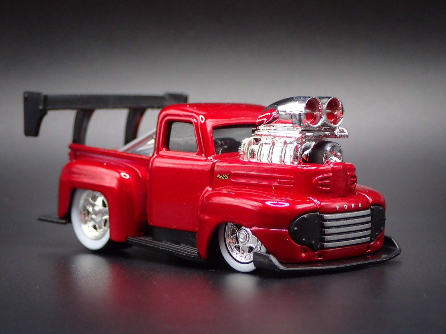 1949 49 FORD F1 PICKUP TRUCK 1:64 SCALE COLLECTIBLE DIORAMA DIECAST MODEL CAR