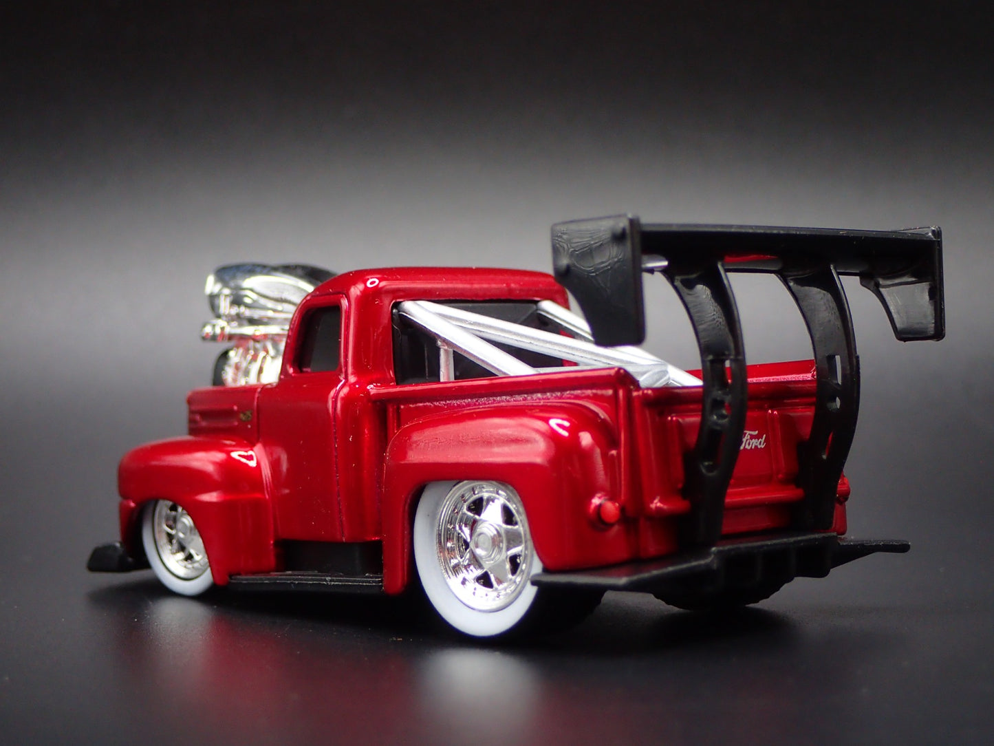 1949 49 FORD F1 PICKUP TRUCK 1:64 SCALE COLLECTIBLE DIORAMA DIECAST MODEL CAR