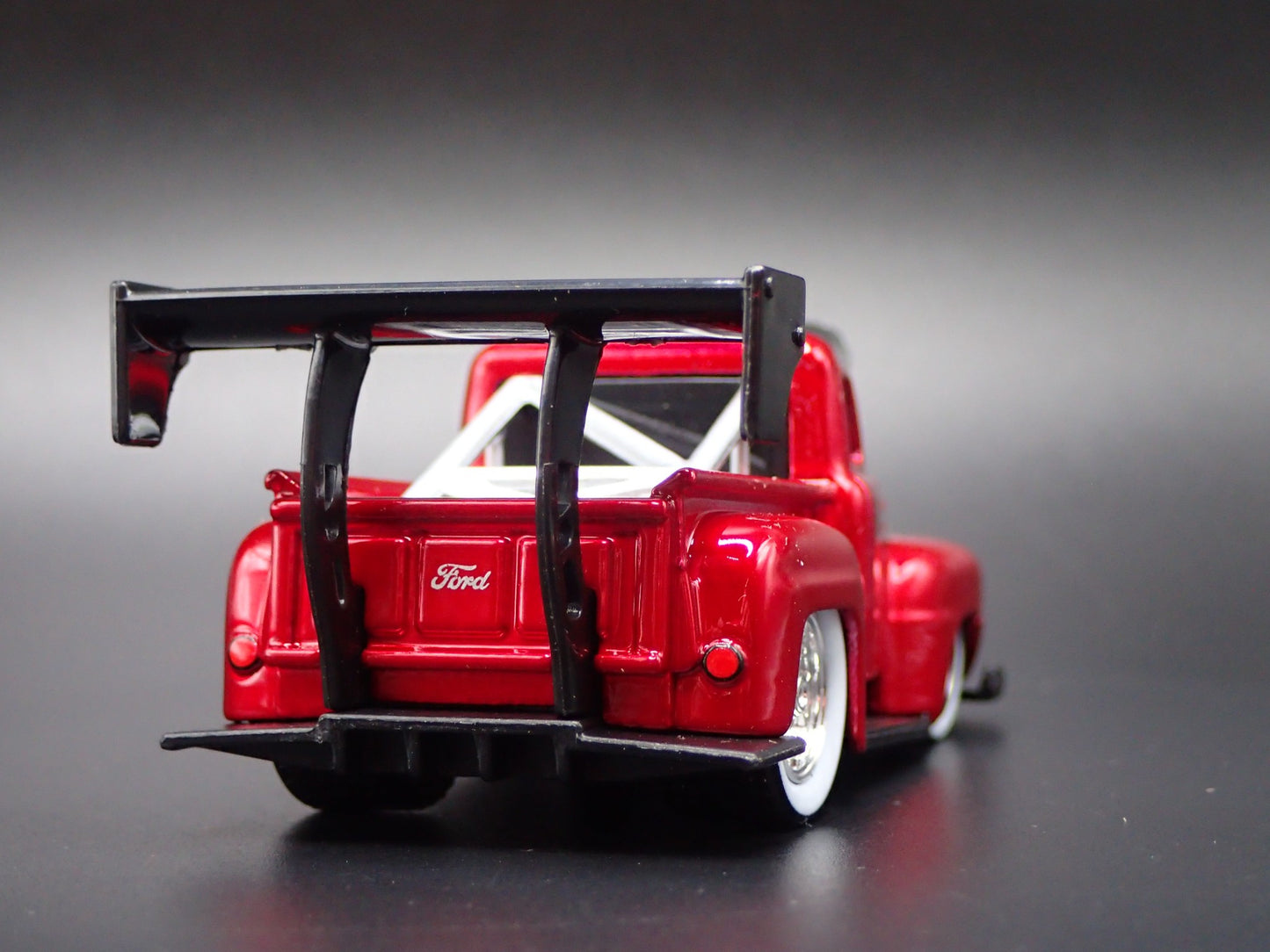 1949 49 FORD F1 PICKUP TRUCK 1:64 SCALE COLLECTIBLE DIORAMA DIECAST MODEL CAR