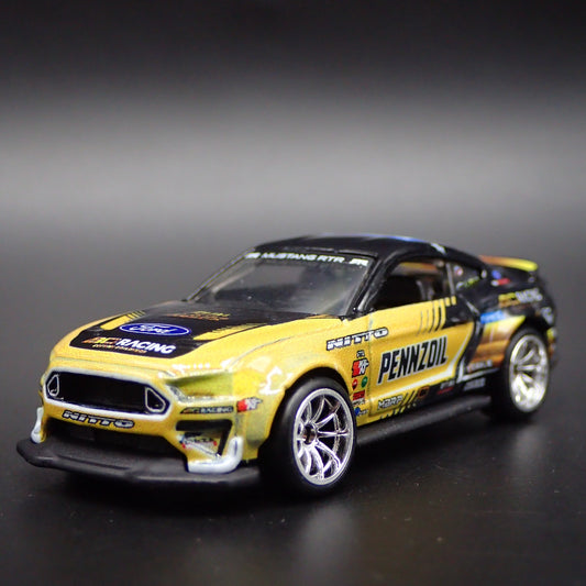 2015-2023 FORD MUSTANG RTR SPEC 5 PENNZOIL 1/64 SCALE DIORAMA DIECAST MODEL CAR