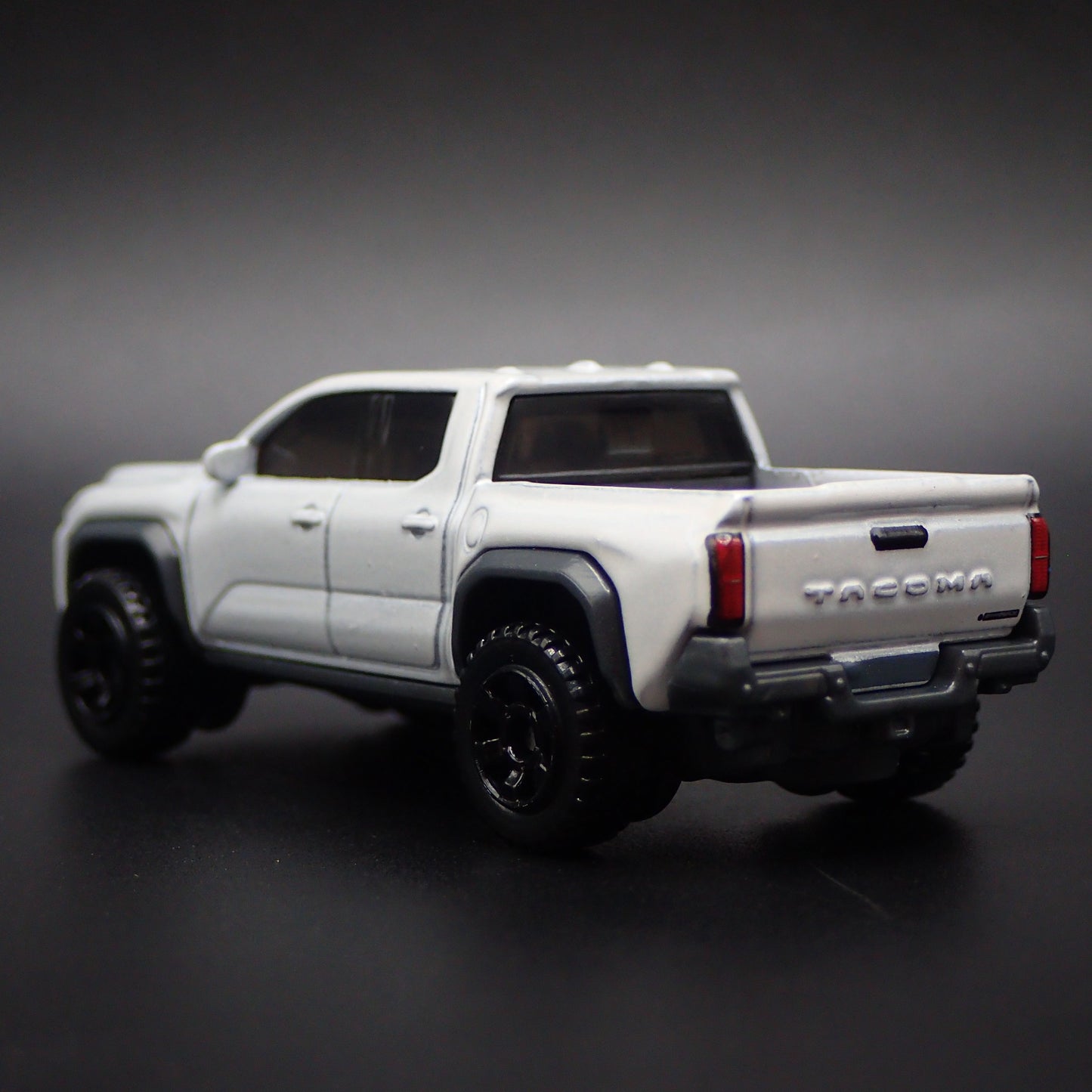 2024-2025 TOYOTA TACOMA PICKUP TRUCK WHITE 1:64 SCALE DIORAMA DIECAST MODEL CAR