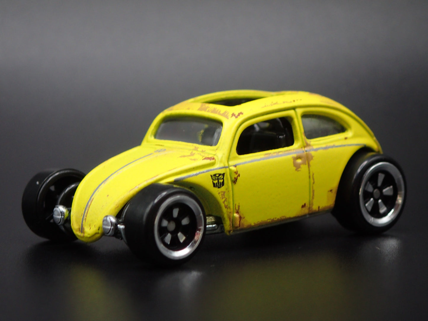 VW VOLKSWAGEN SPLIT WINDOW BEETLE BUG TRANSFORMERS 1:64 SCALE DIECAST MODEL CAR