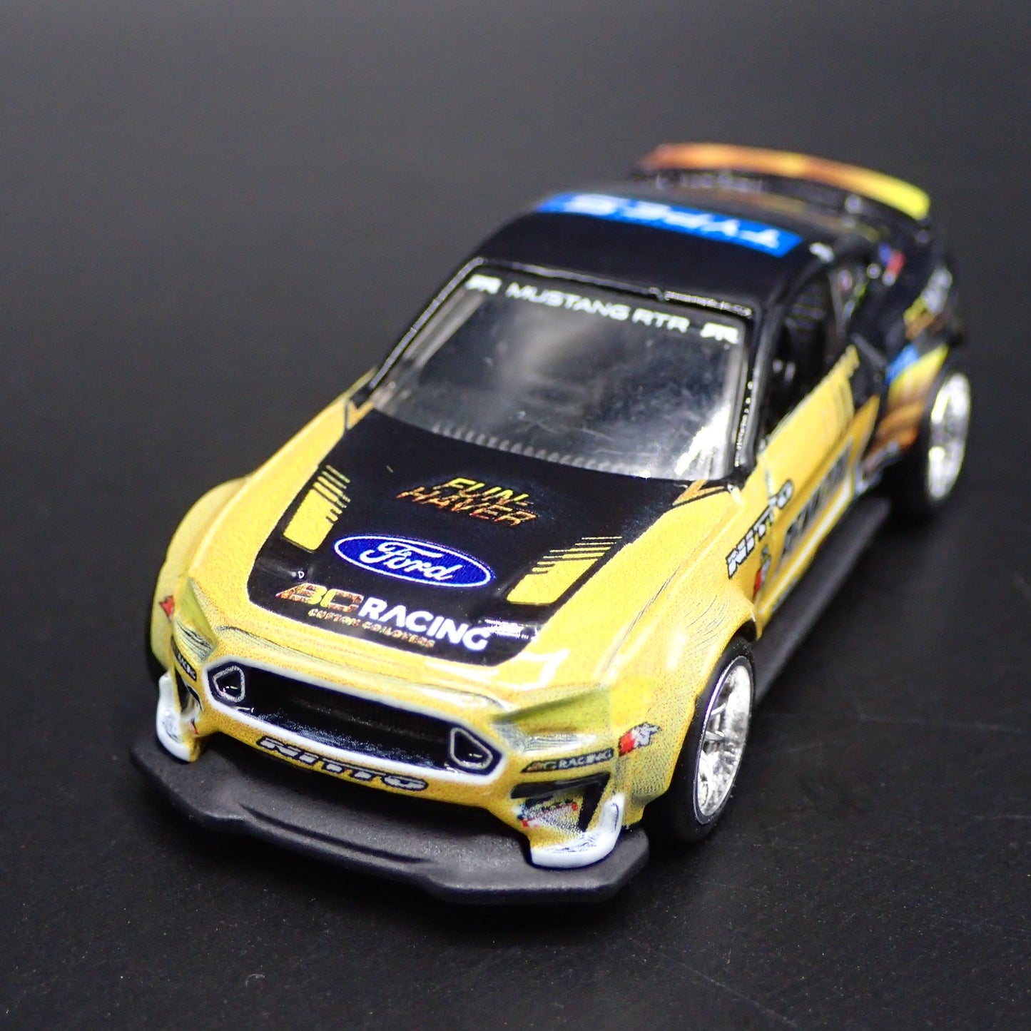2015-2023 FORD MUSTANG RTR SPEC 5 PENNZOIL 1/64 SCALE DIORAMA DIECAST MODEL CAR