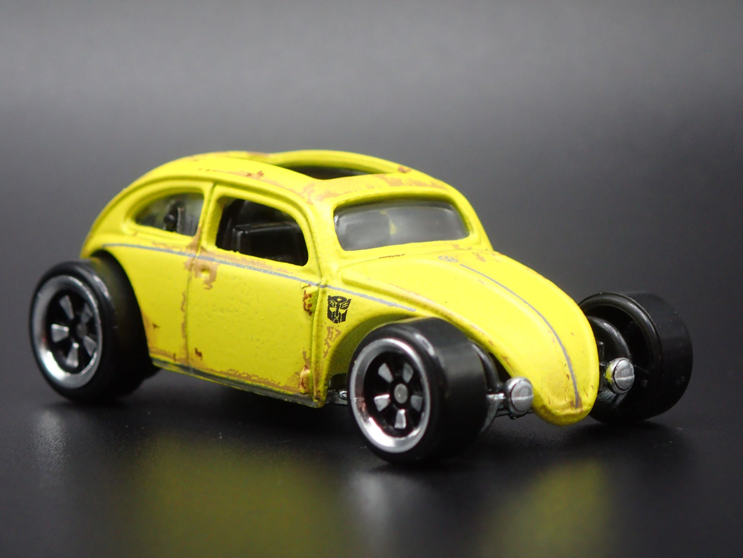 VW VOLKSWAGEN SPLIT WINDOW BEETLE BUG TRANSFORMERS 1:64 SCALE DIECAST MODEL CAR