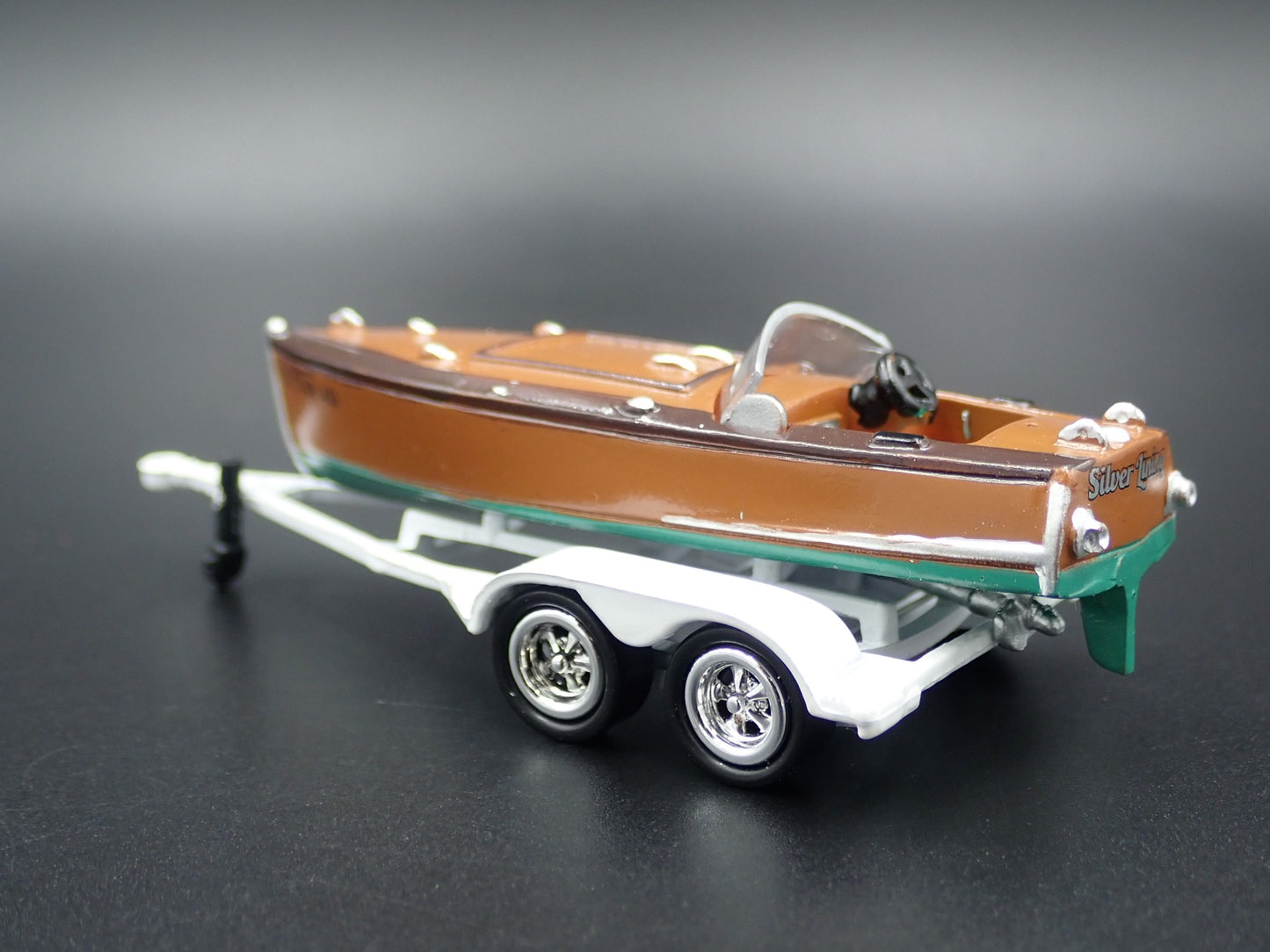 VINTAGE WOODEN SPEEDSTER BOAT ON TRAILER RARE 1/64 SCALE DIORAMA PROP MODEL BOAT