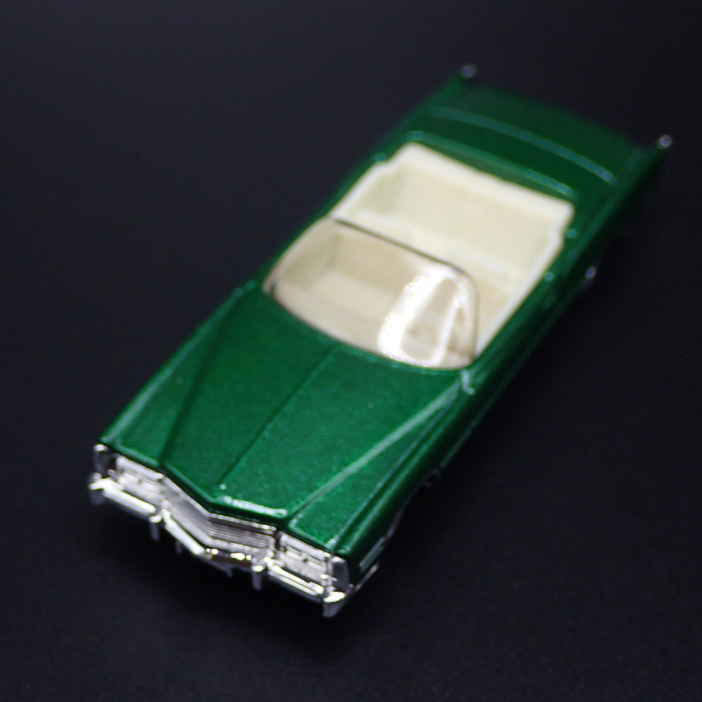 1975 75 CADDY CADILLAC ELDORADO CONVERTIBLE 1:64 SCALE DIORAMA DIECAST MODEL CAR
