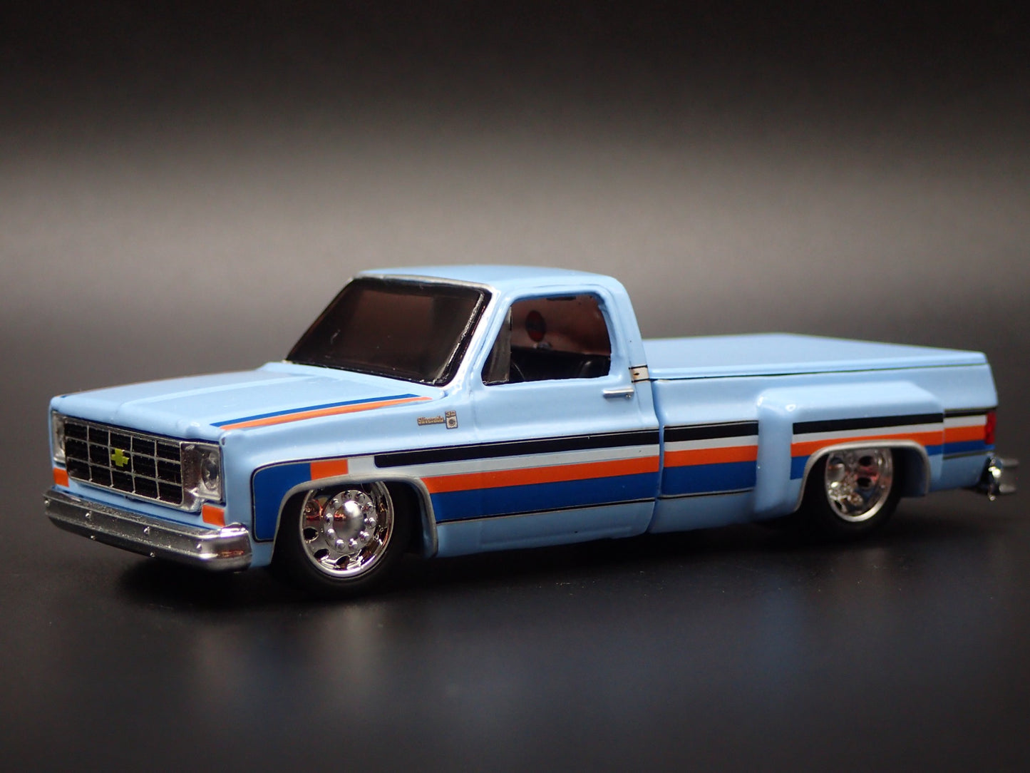 1978 CHEVY CHEVROLET SILVERADO 30 DUALLY SQUAREBODY TRUCK 1/64 DIECAST MODEL CAR