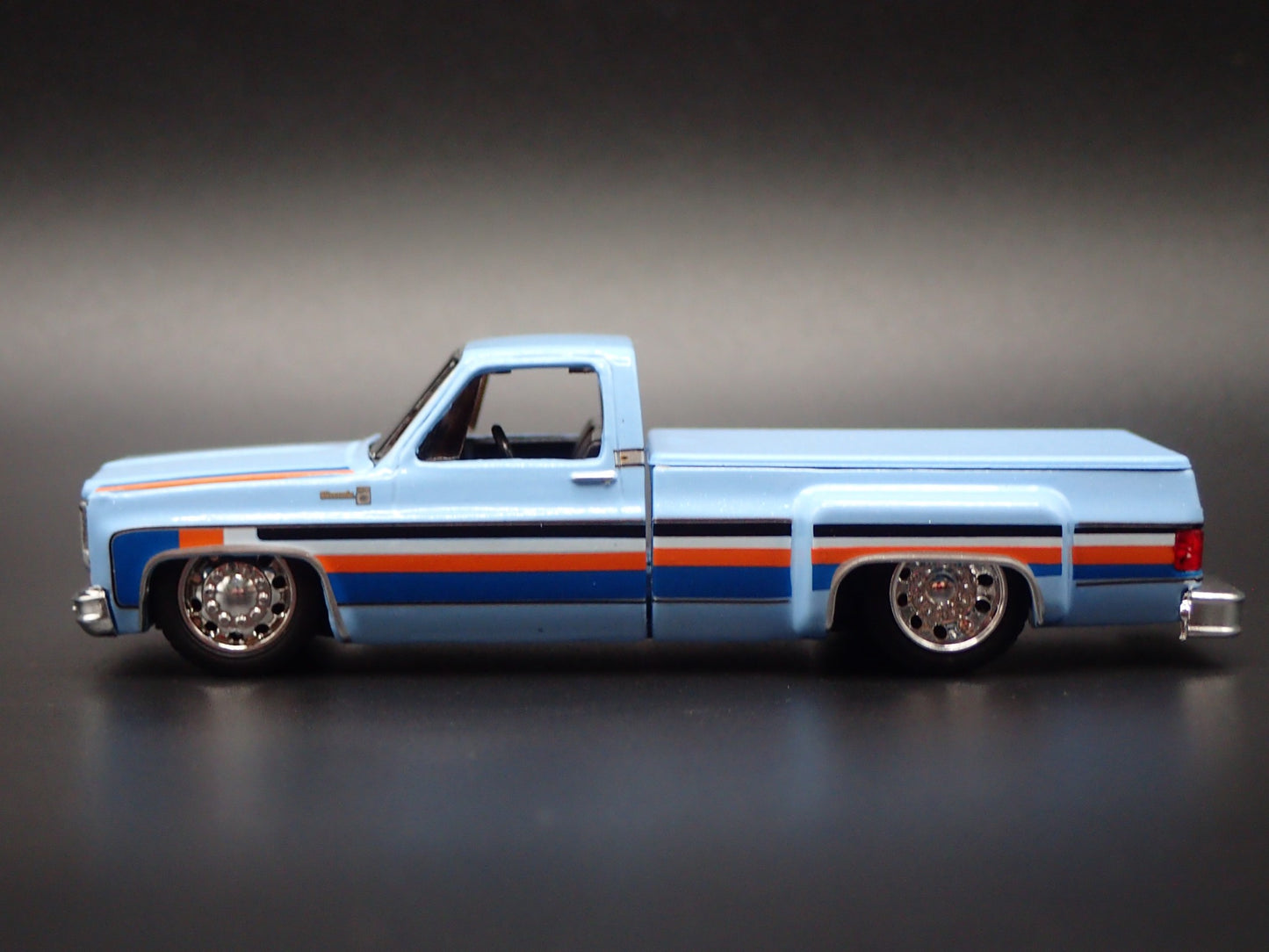 1978 CHEVY CHEVROLET SILVERADO 30 DUALLY SQUAREBODY TRUCK 1/64 DIECAST MODEL CAR
