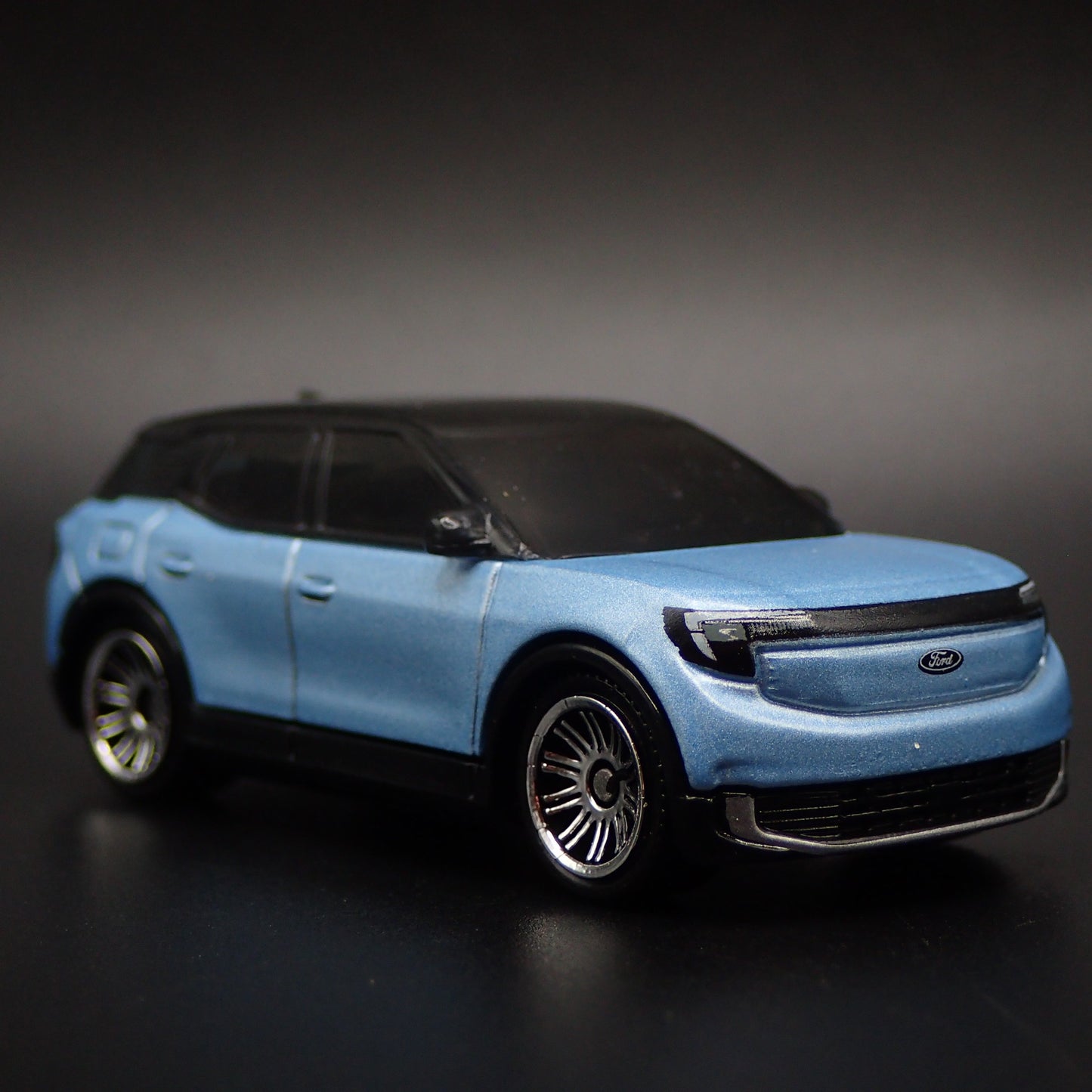 2024-2025 FORD EXPLORER BEV ELECTRIC SUV 1/64 MB SCALE DIORAMA DIECAST MODEL CAR