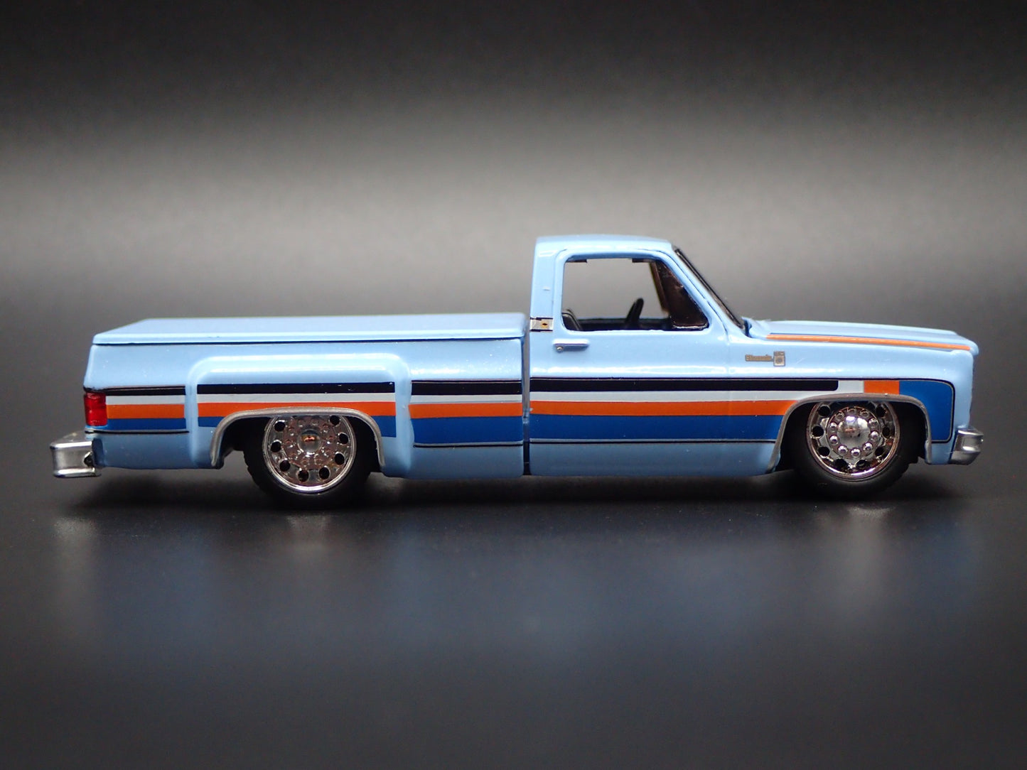 1978 CHEVY CHEVROLET SILVERADO 30 DUALLY SQUAREBODY TRUCK 1/64 DIECAST MODEL CAR