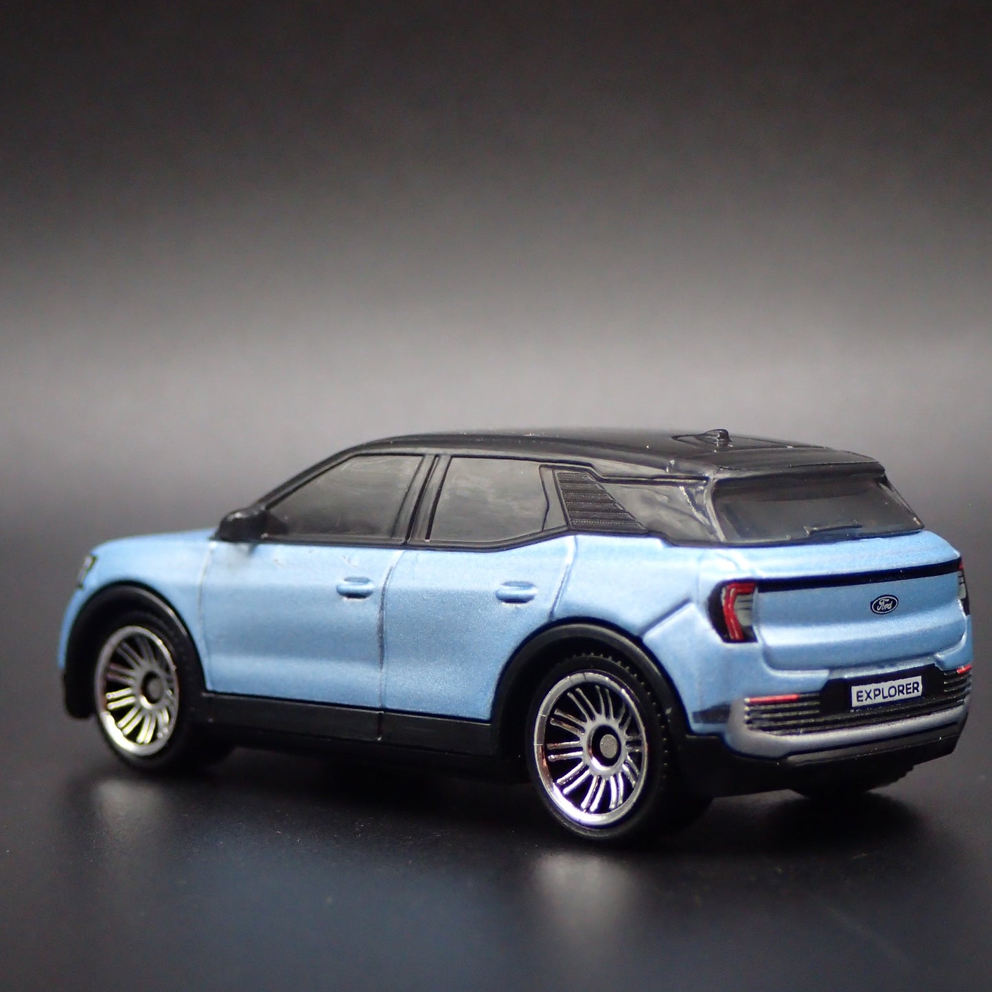 2024-2025 FORD EXPLORER BEV ELECTRIC SUV 1/64 MB SCALE DIORAMA DIECAST MODEL CAR