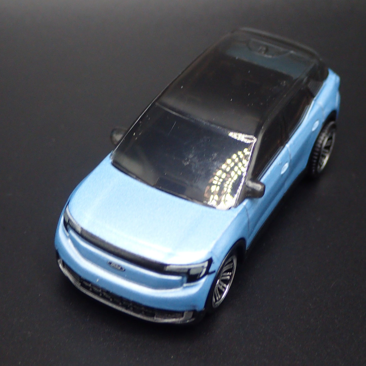 2024-2025 FORD EXPLORER BEV ELECTRIC SUV 1/64 MB SCALE DIORAMA DIECAST MODEL CAR
