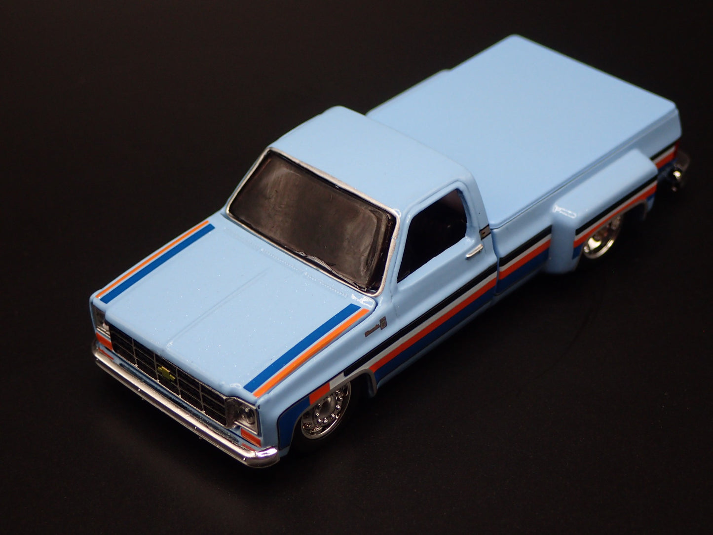 1978 CHEVY CHEVROLET SILVERADO 30 DUALLY SQUAREBODY TRUCK 1/64 DIECAST MODEL CAR