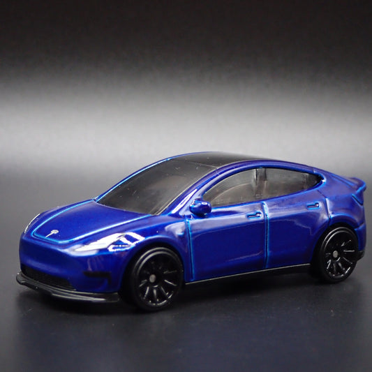 2020-2025 TESLA MODEL Y SUV 1:64 SCALE COLLECTIBLE DIORAMA DIECAST MODEL CAR