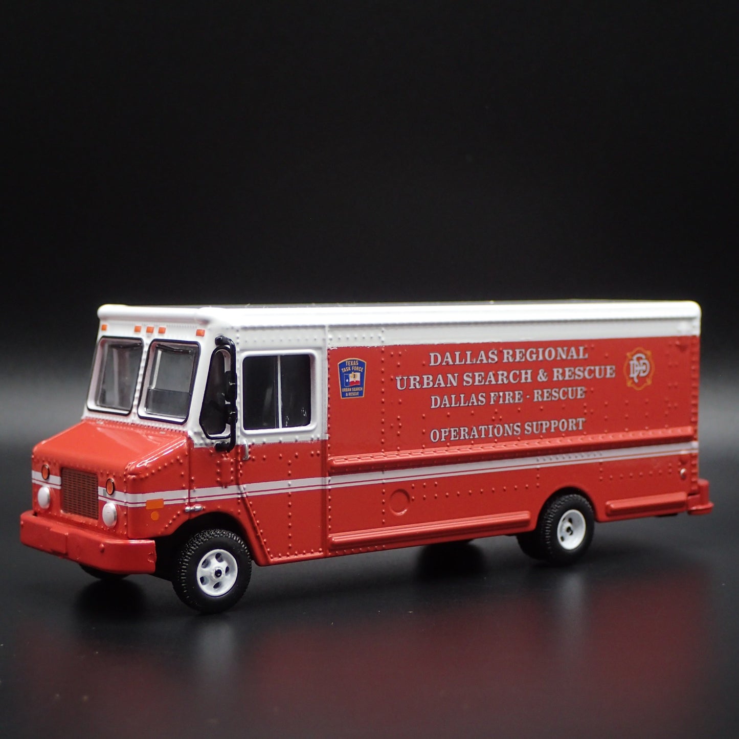 2019 DALLAS, TX URBAN SEARCH FIRE RESCUE DFD STEP VAN 1:64 SCALE DIECAST MODEL
